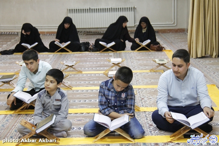 محفل انس «بهره‌هایی از کلام وحی» در شهرکرد/گزارش تصویری