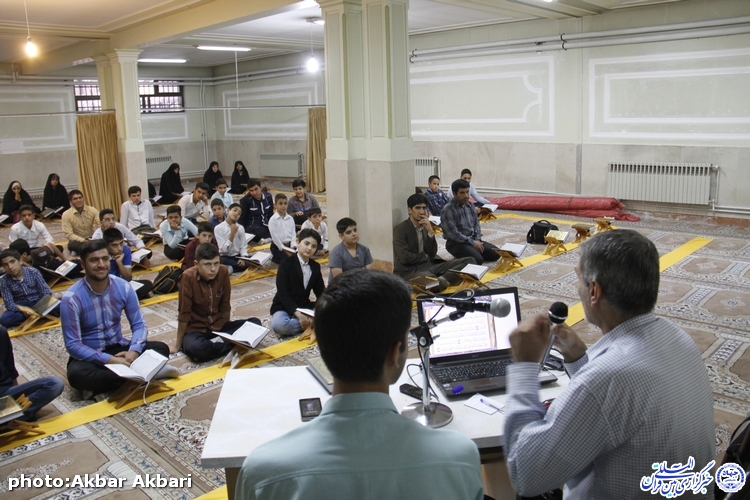 محفل انس «بهره‌هایی از کلام وحی» در شهرکرد/گزارش تصویری