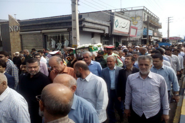پیکر پدر شهیدان محمدزاده در جوار فرزندان شهیدش آرام گرفت +تصاویر