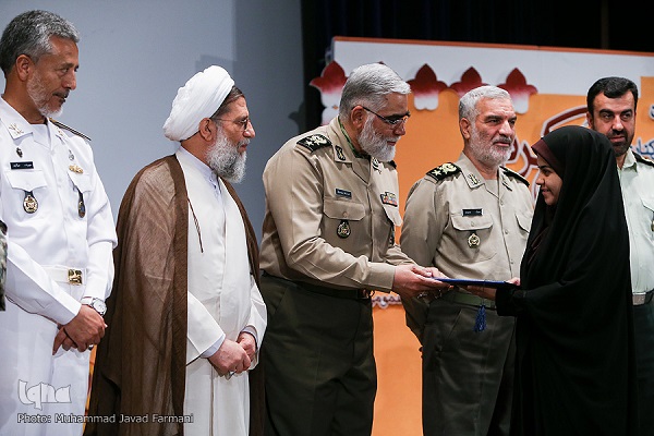 هفدهمین مسابقات بانوان شاغل و خانوادههای آجا به پایان رسید/نصبالعین قرار دادن 1400 امر و 400 نهی قرآن هفدهمین مسابقات بانوان شاغل و خانوادههای آجا به پایان رسید/نصبالعین قرار دادن 1400 امر و 400 نهی قرآن
