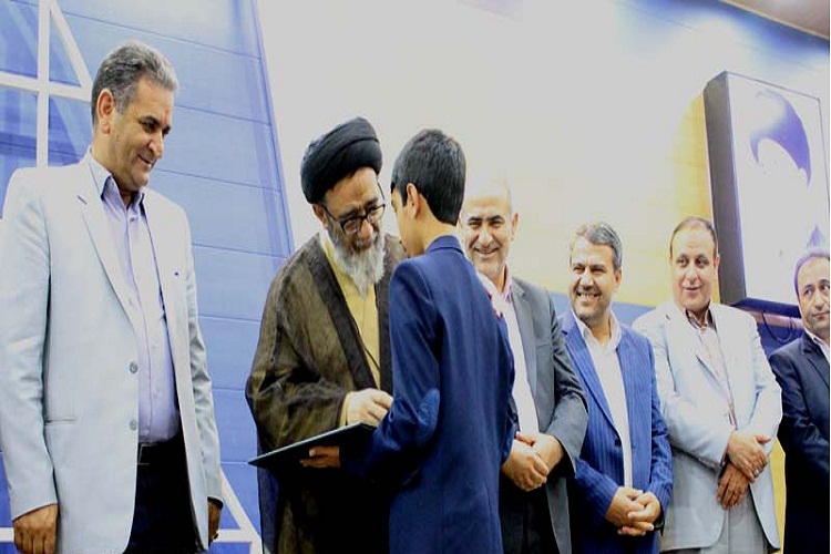 دانش‌آموزان برگزیده مسابقات کشوری قرآن و عترت در آذربایجان‌شرقی تجلیل شدند+تصاویر