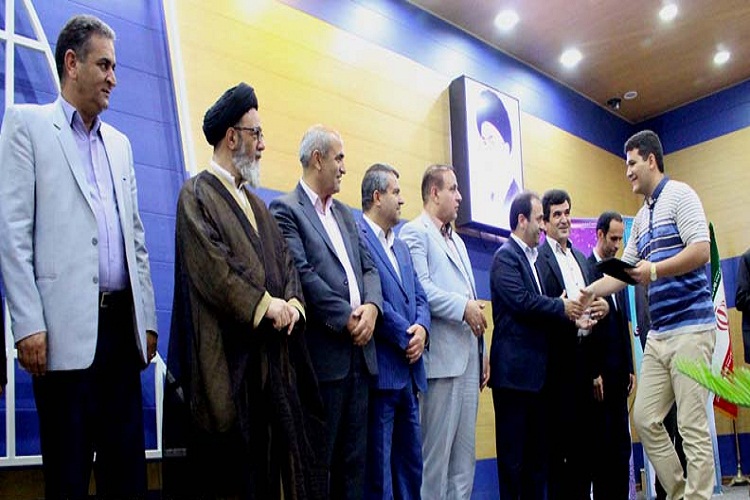 دانش‌آموزان برگزیده مسابقات کشوری قرآن و عترت در آذربایجان‌شرقی تجلیل شدند+تصاویر