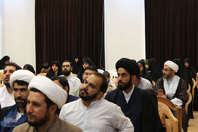 همایش تجلیل از نخبگان قرآنی حوزه علمیه اصفهان برگزار شد.