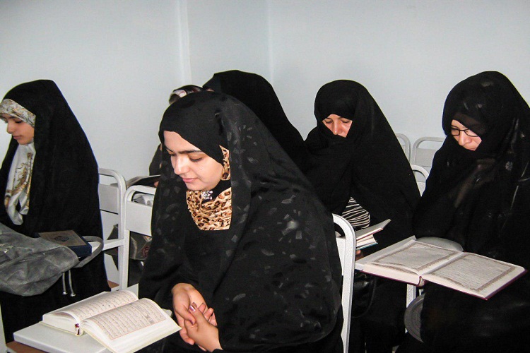 یک روز با جلسه قرآنی مجتمع فرهنگی و قرآنی مشکات