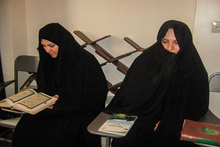یک روز با جلسه قرآنی مجتمع فرهنگی و قرآنی مشکات