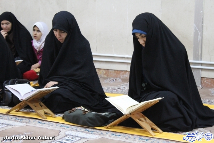 گزارش تصویری آخرین محفل «بهره‌هایی از کلام وحی» در شهرکرد