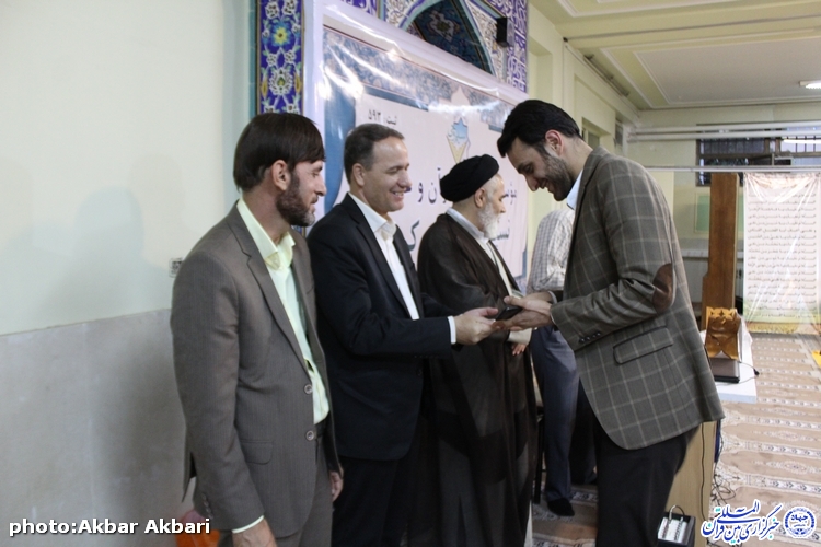 گزارش تصویری آخرین محفل «بهره‌هایی از کلام وحی» در شهرکرد