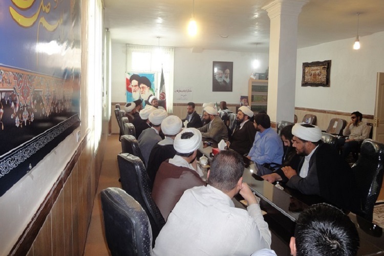 ساماندهی ائمه جماعت مدارس گیلان‌غرب
