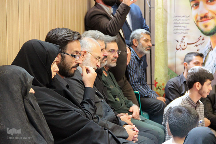 ویژه برنامه ی مداحان و شهیدمدافع حرم محسن حججی