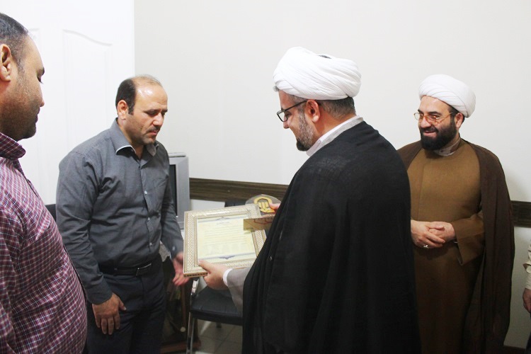 تجلیل مسئولان ستاد نمازجمعه قم از خبرگزاری ایکنا