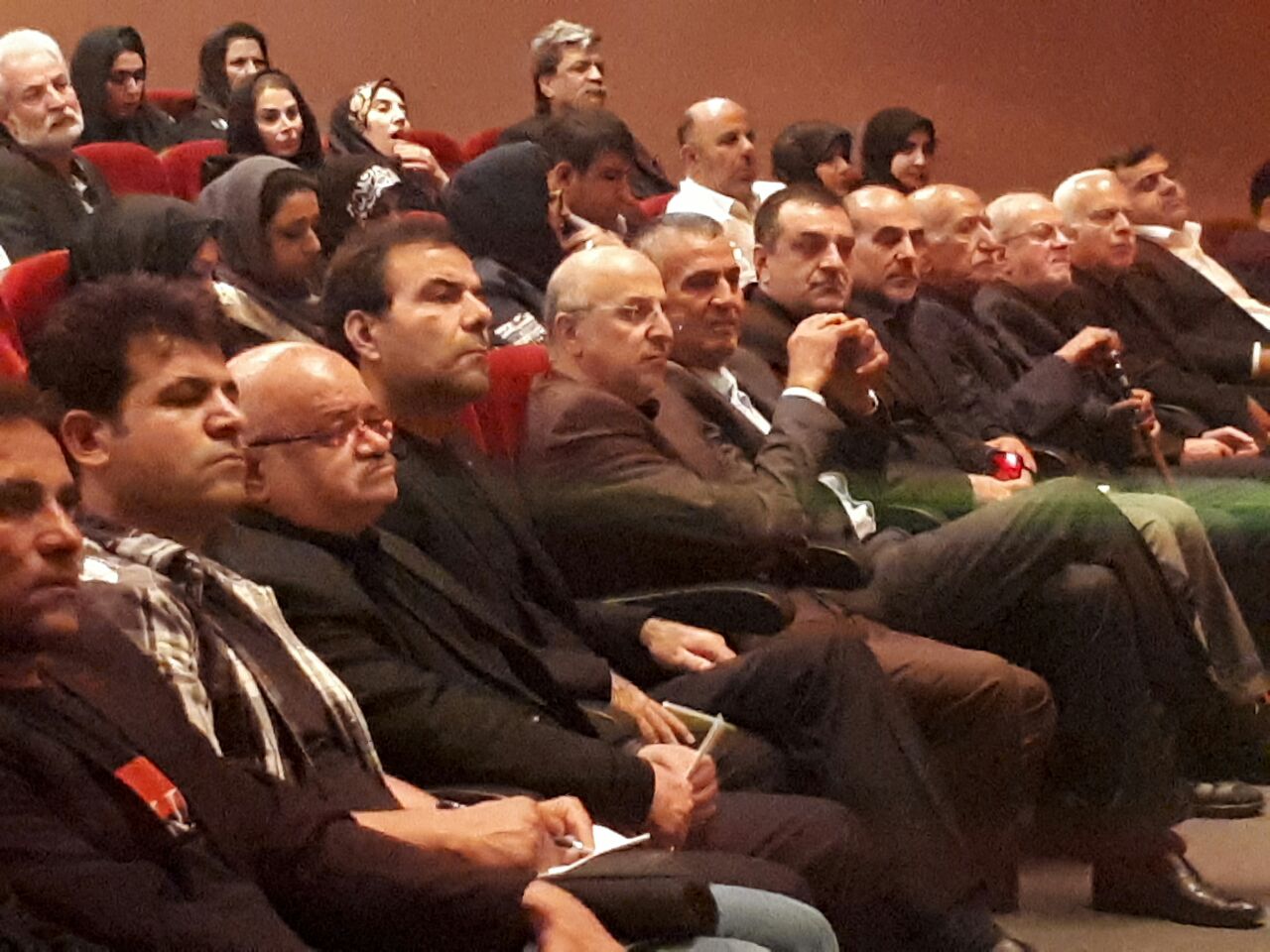 پیرغلامان عرصه لباس عاشورایی تجلیل شدند/ تبیین کنیم چرا لباس سیاه می‌پوشیم