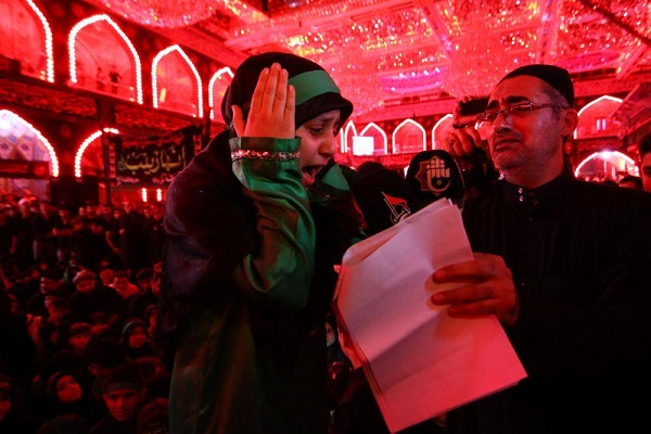 مراسم شام غريبان در حرم امام حسین(ع)+عكس
