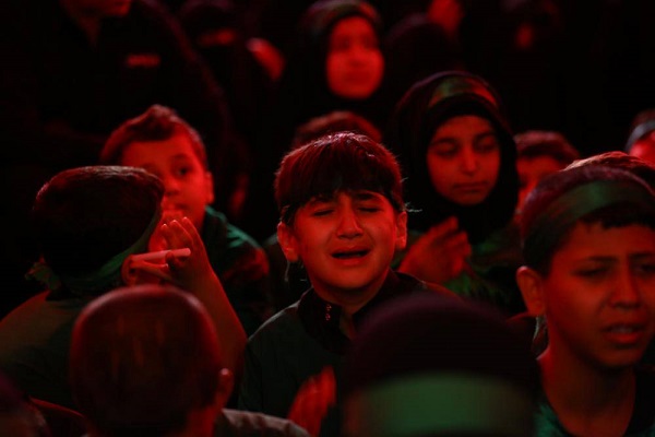 مراسم شام غريبان در حرم امام حسین(ع)+عكس