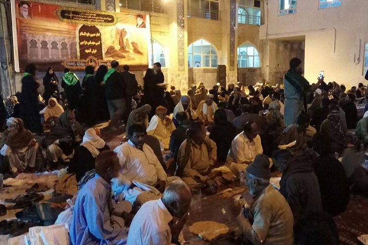 اطعام و اسکان 300 زائر پاکستانی در زاهدان