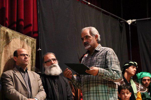 گزارش تصویری تجلیل از عوامل نمایش «کاروان نور» در محمود آباد