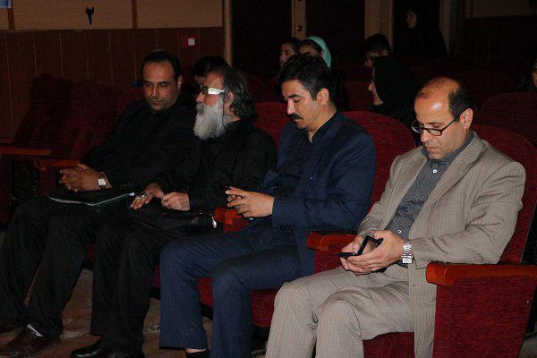گزارش تصویری تجلیل از عوامل نمایش «کاروان نور» در محمود آباد