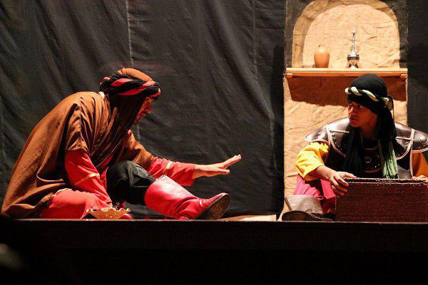 گزارش تصویری تجلیل از عوامل نمایش «کاروان نور» در محمود آباد