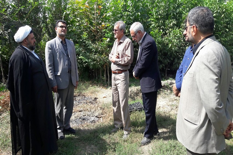 بازدید مدیران جهاددانشگاهی و مدیران دانشگاه حضرت معصومه(س) از مرکز تحقیقات گیاهان دارویی جهاددانشگاهی