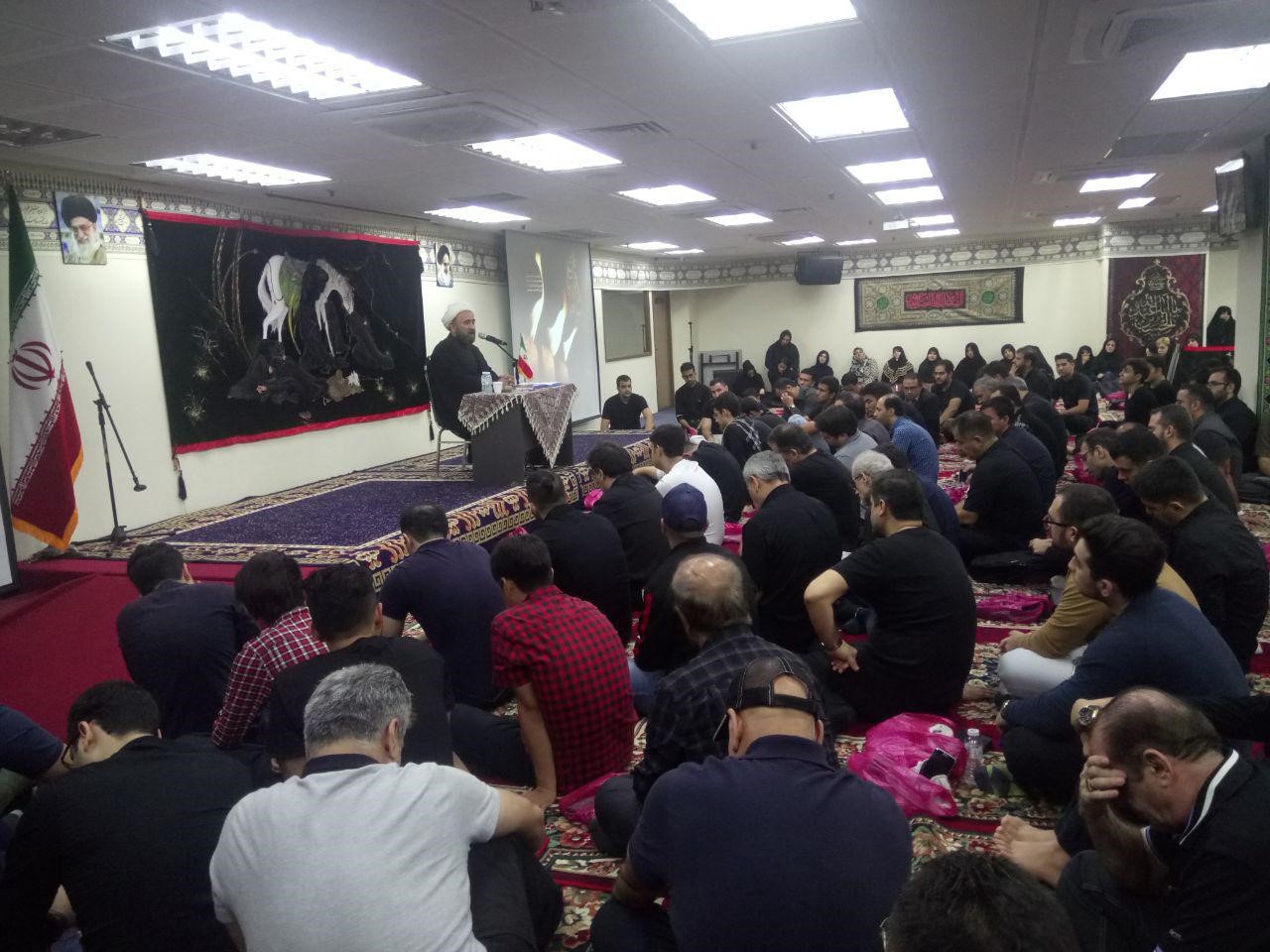 نماز ظهر عاشورا و مراسم شام غریبان در مالزی + عکس