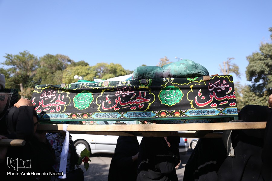 برپایی آئین زنان بنی اسد در قزوین/ گزارش تصویری