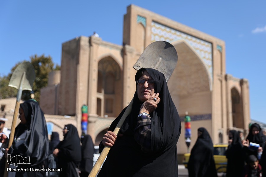 برپایی آئین زنان بنی اسد در قزوین/ گزارش تصویری