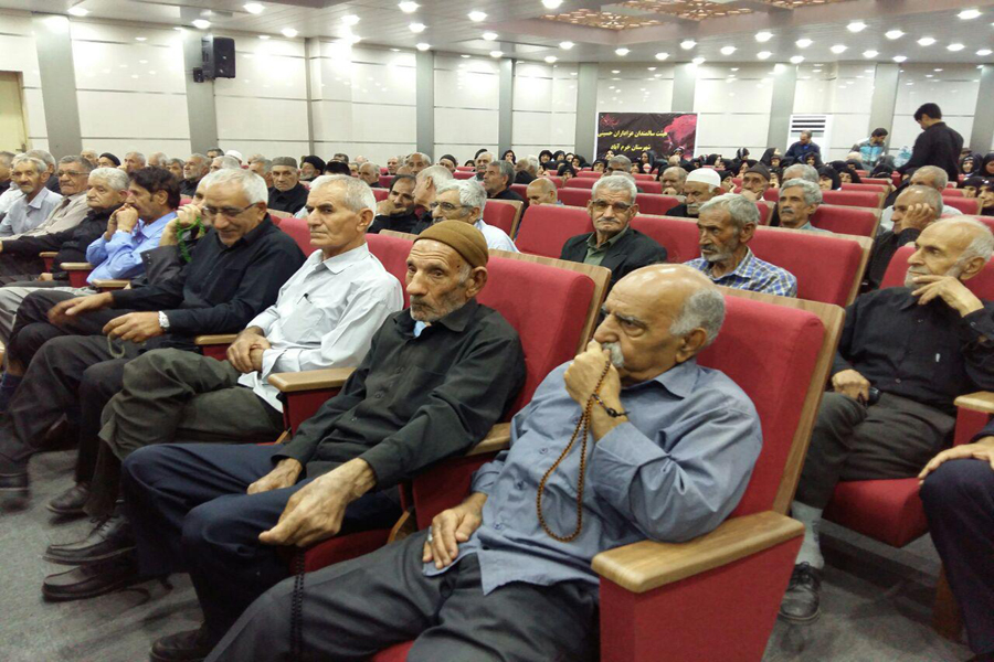 مراسم تکریم از سالمندان در سازمان بهزیستی لرستان