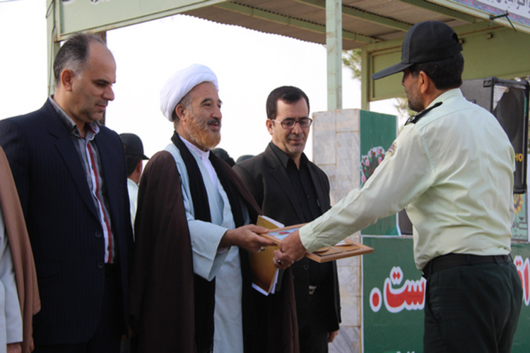 گزارش تصویری صبحگاه مشترک نیروی انتظامی در کوهدشت