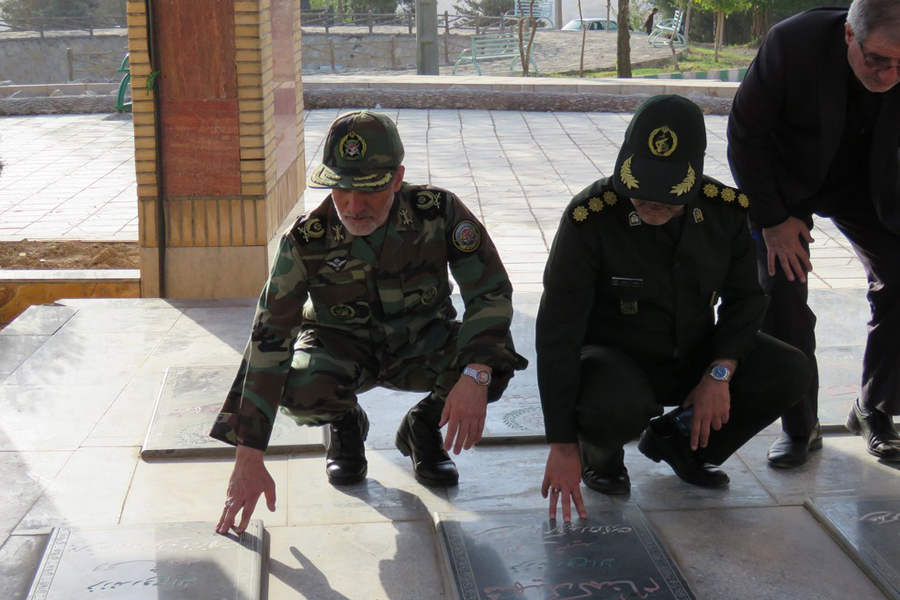 بازدید امیر فهمیده از مرکز فرهنگی دفاع مقدس لرستان + تصاویر
