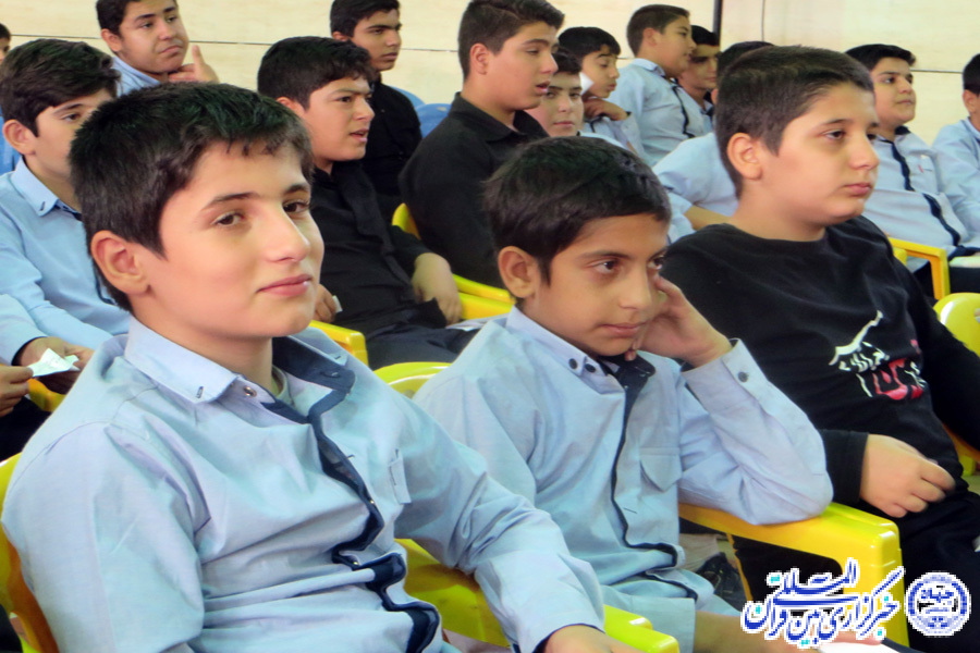 برگزاری جشن «مهر عاطفه‌ها» در مدارس لرستان