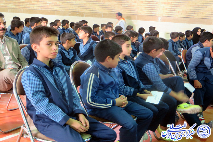 برگزاری جشن «مهر عاطفه‌ها» در مدارس لرستان