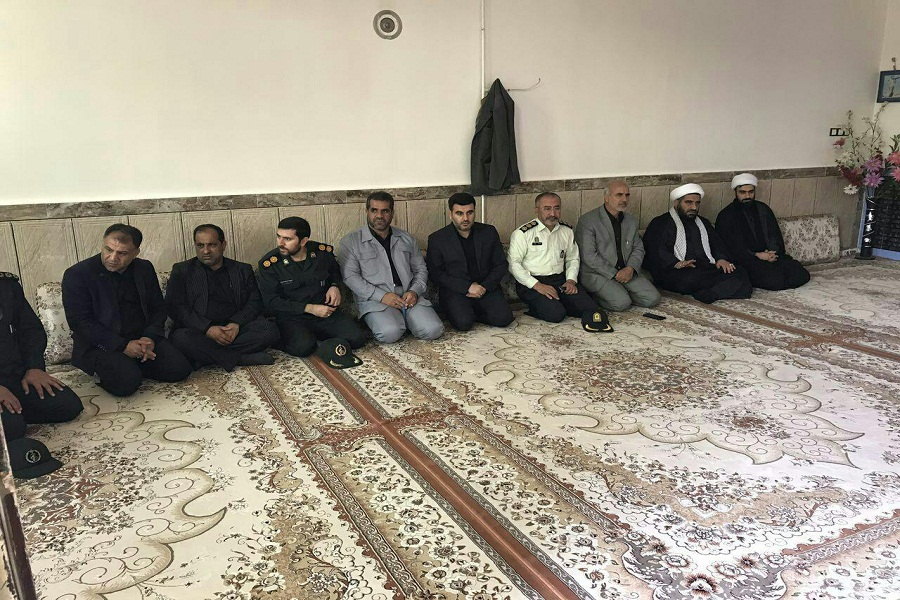 گزارش تصویری دیدار امام جمعه پلدختر با خانواده شهدا