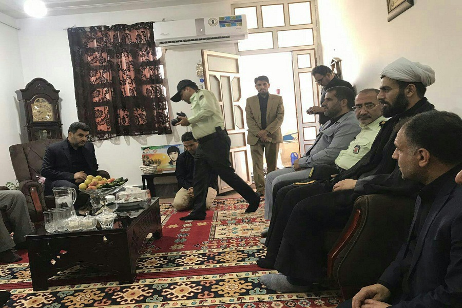 گزارش تصویری دیدار امام جمعه پلدختر با خانواده شهدا