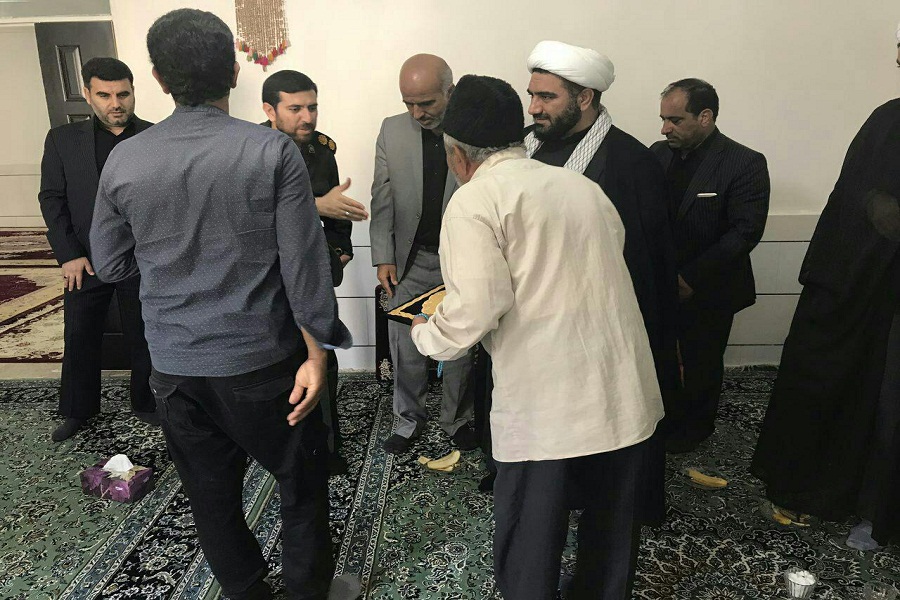 گزارش تصویری دیدار امام جمعه پلدختر با خانواده شهدا