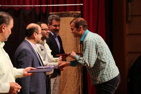 از فعالان  فرهنگی و هنری  شهرستان محمود آباد تجلیل به عمل آمد + تصویر