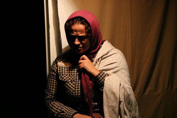 تجلیل از هنرمندان و عوامل نمایش «کافه طلا» در بابلسر +تصویر