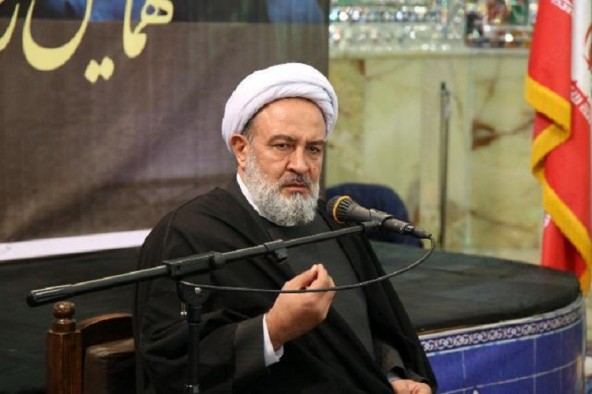 اقامه نماز؛ رمز ماندگاری نهضت عاشورا