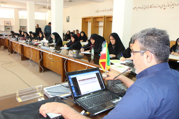 گزارش تصویری کارگاه مدل کسب و کار خلاقانه و ترویج ارزش‌های قرآنی در هادی شهر