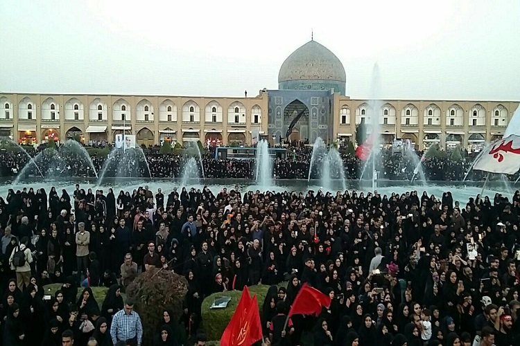 حماسه آفرینی اصفهانی‌ها در استقبال  از شهید محسن حججی