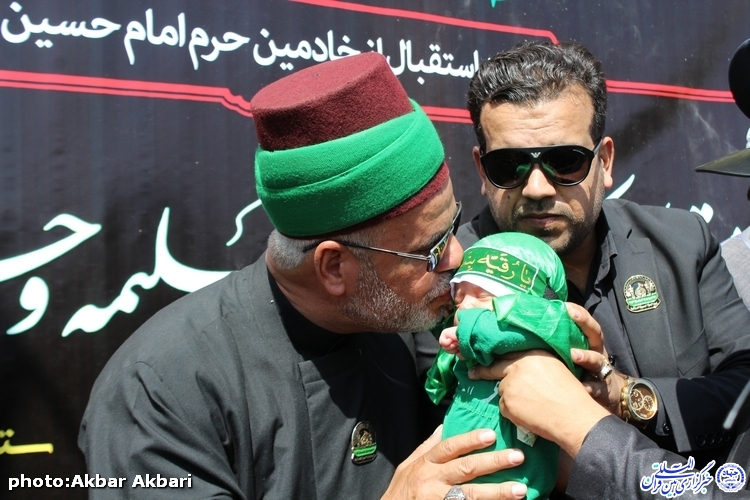 آیین استقبال از خادمین حرم امام حسین(ع) در شهرکرد