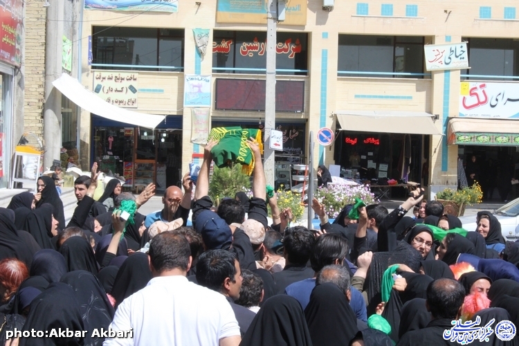 آیین استقبال از خادمین حرم امام حسین(ع) در شهرکرد