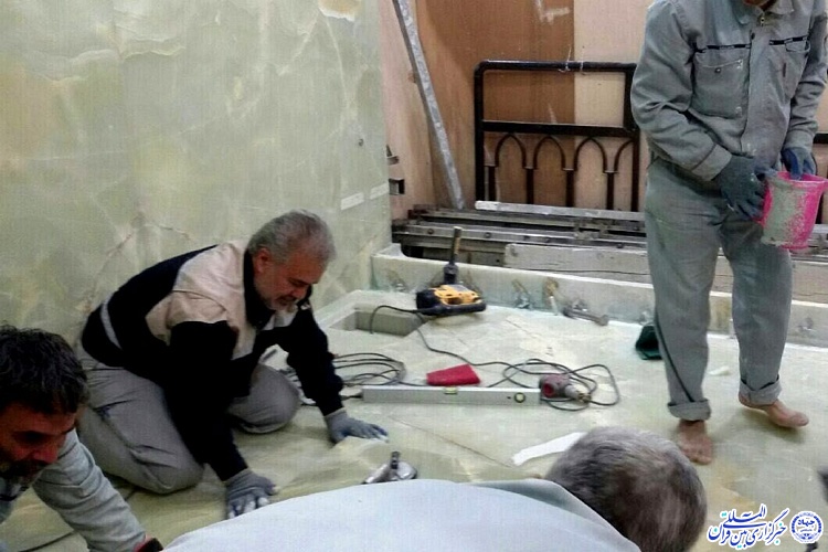 کار در حرم حسینی با با لبانی تشنه/ این سختی را دوست دارم