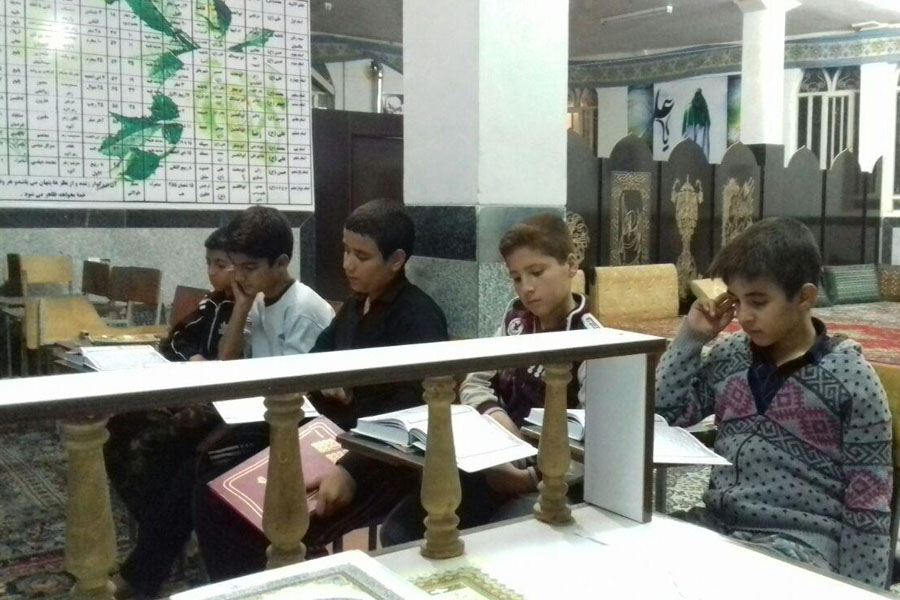 گزارش تصویری آموزش قرآن در مناطق محروم خرم‌آباد