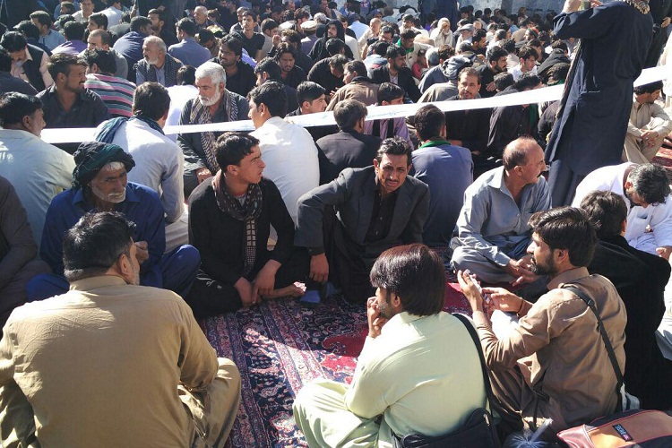 تصاویری از اطعام زائران پاکستانی در زائرسرای امام رضا(ع) زاهدان