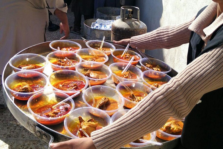 تصاویری از اطعام زائران پاکستانی در زائرسرای امام رضا(ع) زاهدان