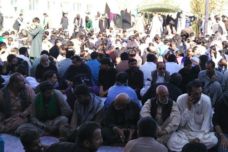 تصاویری از اطعام زائران پاکستانی در زائرسرای امام رضا(ع) زاهدان