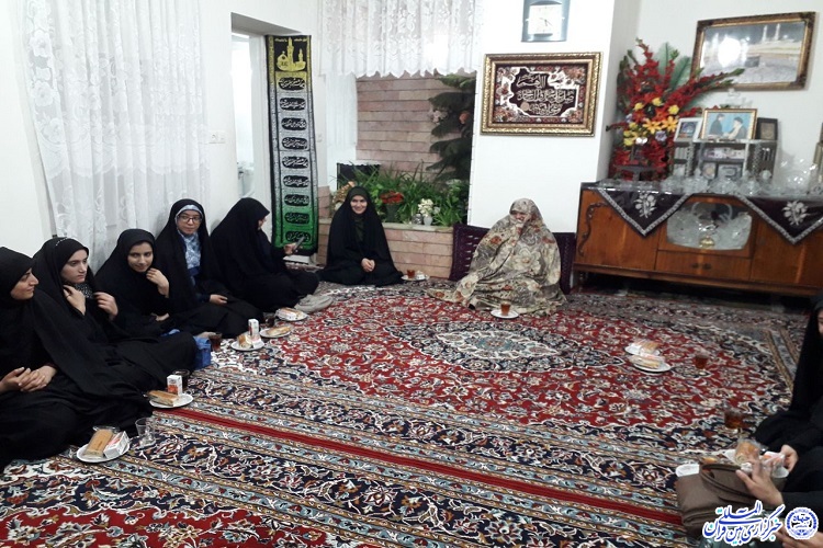 محفل قرآنی به یاد شهید منا در سالروز تولدش محفل قرآنی به یاد شهید منا در سالروز تولدش