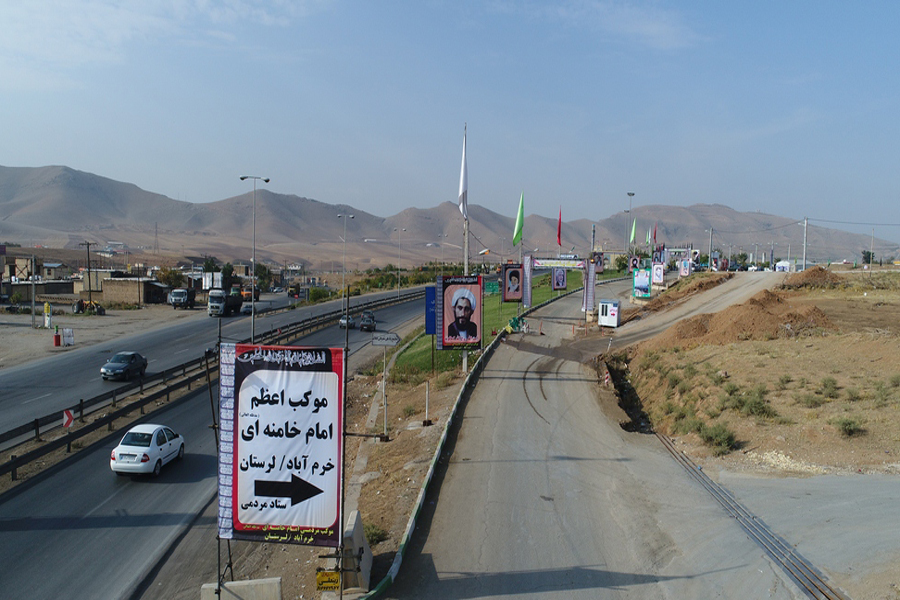 گزارش تصویری فعالیت جوانان خرم‌آباد‌ی‌ برای پذیرایی از مسافران کربلا