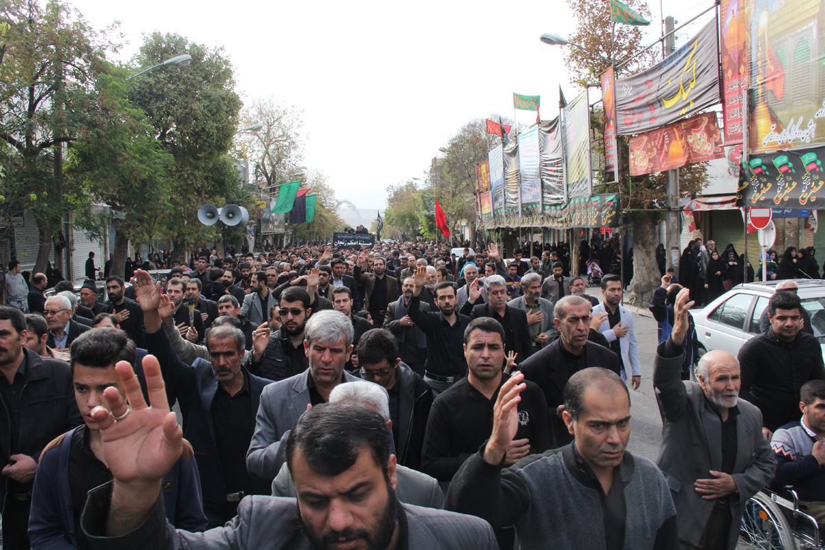 دسته حسینیه اعظم زنجان در روز اربعین