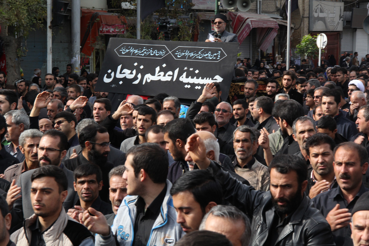 دسته حسینیه اعظم زنجان در روز اربعین