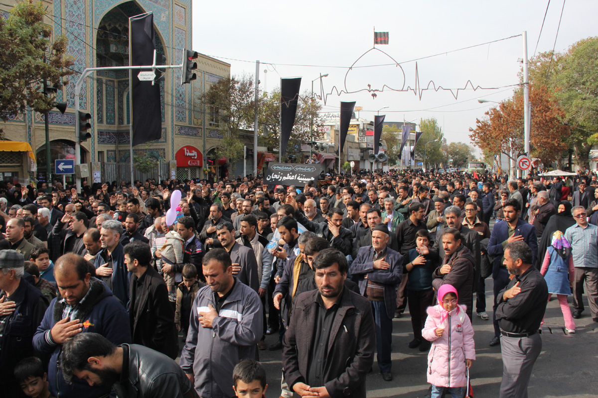 دسته حسینیه اعظم زنجان در روز اربعین